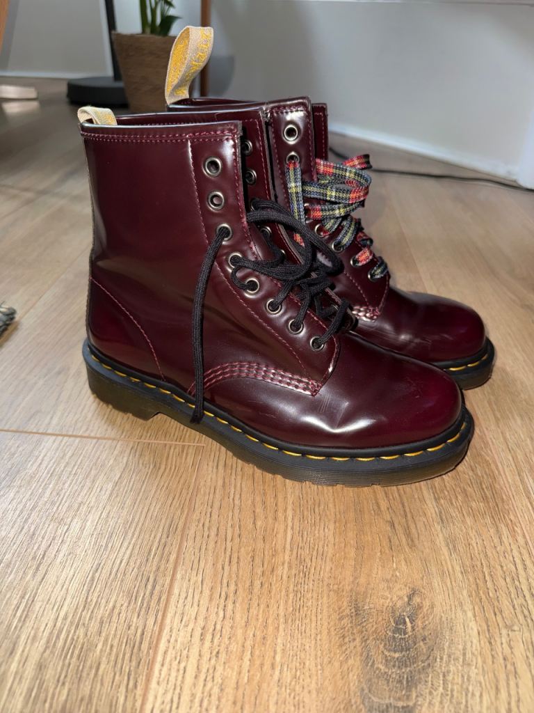 Dr. Martens Vegan 1460 Boots – Cherry Red, UK 6