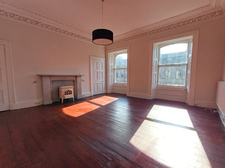 3 bedroom flat in Coates Place, West End, Edinburgh, EH3 7AA