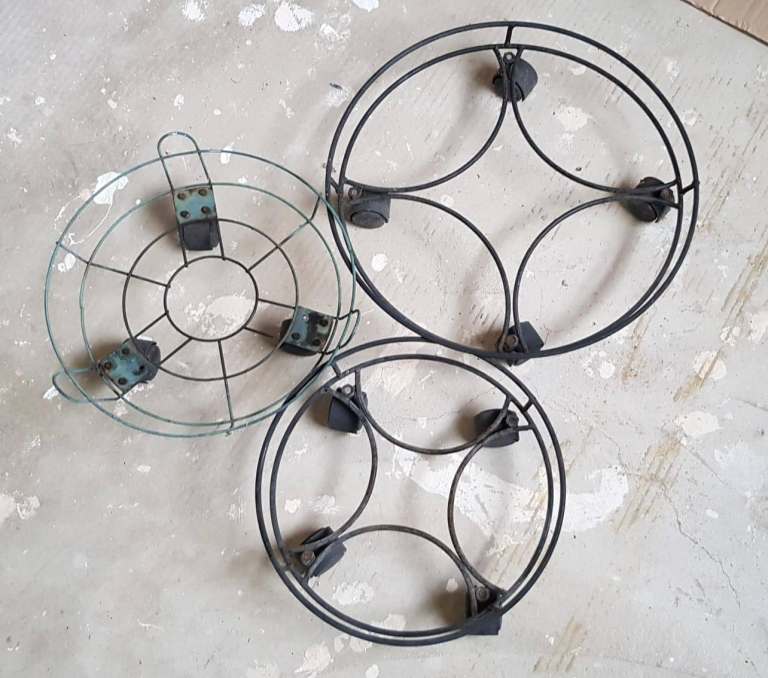 5 plant pot caddies.  Heavy Duty Pot Caddies x 4 and Normal Caddy x 1 - Cash on collection. Chatham