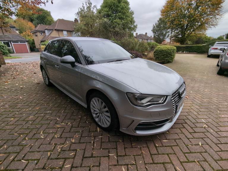 Audi A3 e-tron, Hatchback, 2015, Semi-Auto, 1395 (cc), 5 doors