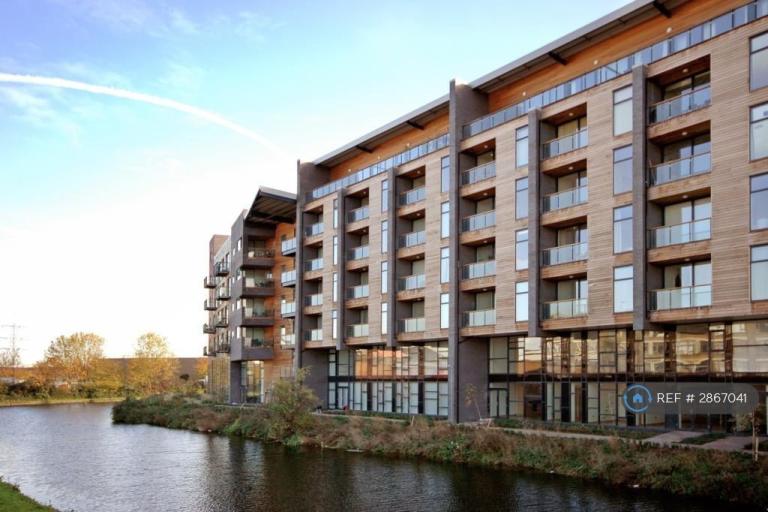 3 bedroom flat in Roach Road, London, E3 (3 bed) (#2867041)