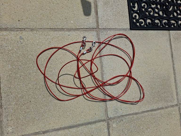 RED COATED STEEL SECURITY LEAD