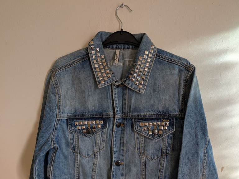 🔥LTB studded denim jacket *Made in Turkey* 100% cotton, perfect for Summer jacket. Size M