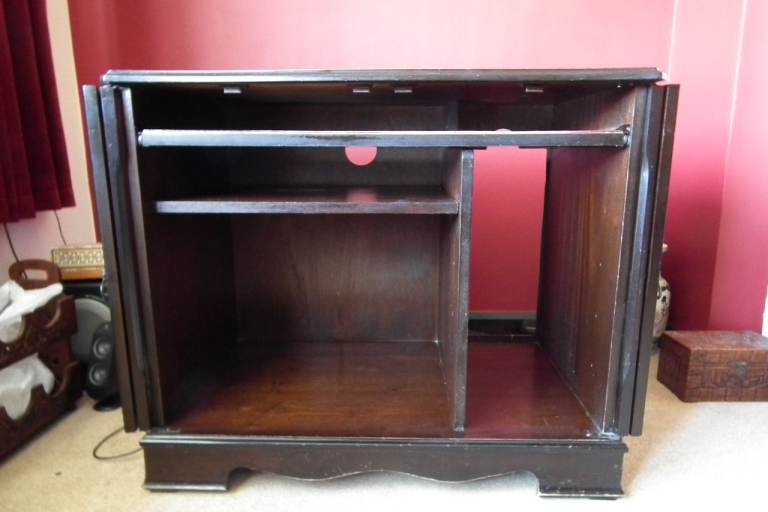 Inlaid Mahogany hideaway computer desk