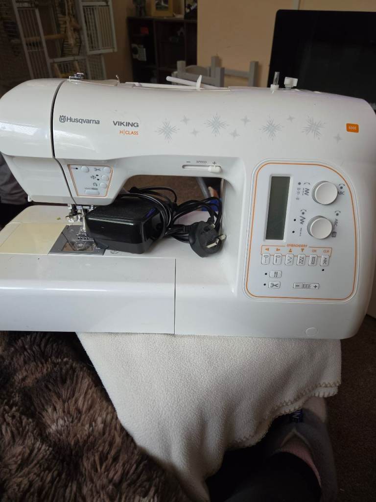 Husqvarna Viking H|Class 600E Sewing Machine – Good Working Order