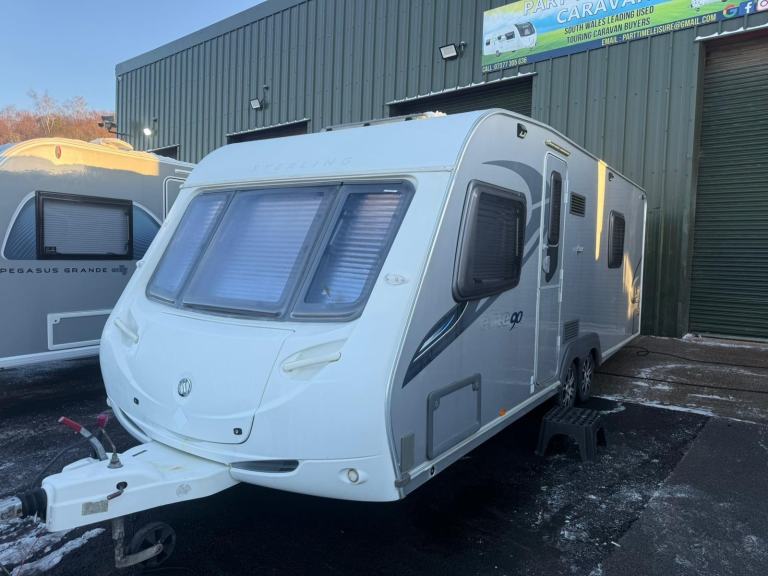 2010 STERLING ELITE SEACHER 90th ANNIVERSARY - 4 BERTH CARAVAN 