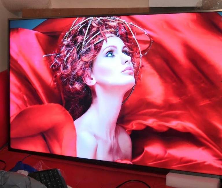 SEIKI 40inch FULL HD TV (SHOP DISPLAY,CCVT, GAMING TV ONLY)NO STAND