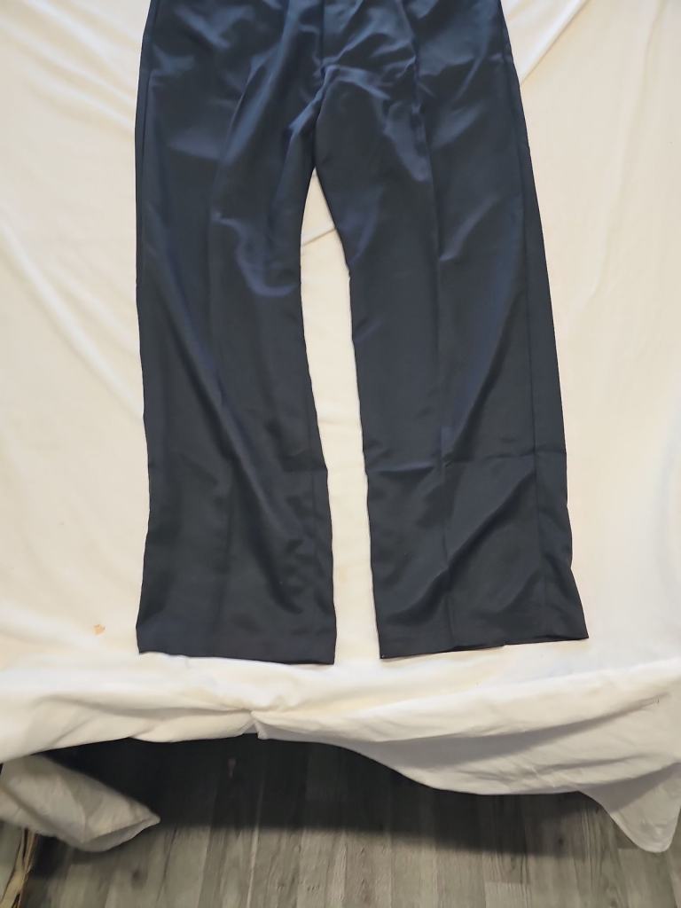 Amazon Essentials Men's Black Flat-Front Dress Trousers 40W x 32L C475