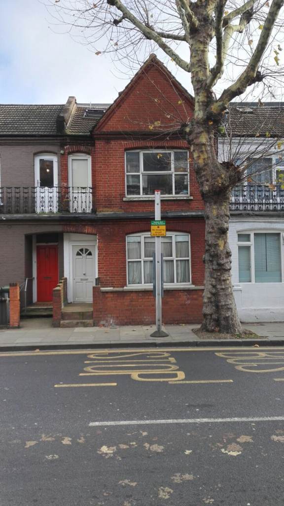 DSS FULHAM 1ST FL SELF CON STUDIO FLAT 10 MIN WALK TUBE &RIVER SHORT BUS RIDE TO CLAPHAM JUNCTION 