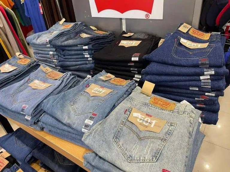 🇬🇧 Levi's 501 Straight Fit Jeans – Classic Men's Denim Trousers 🇬🇧
