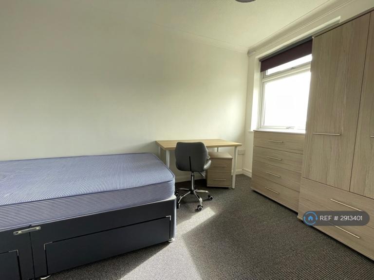 1 bedroom in Headcorn Drive, Canterbury, CT2 (#2913401)