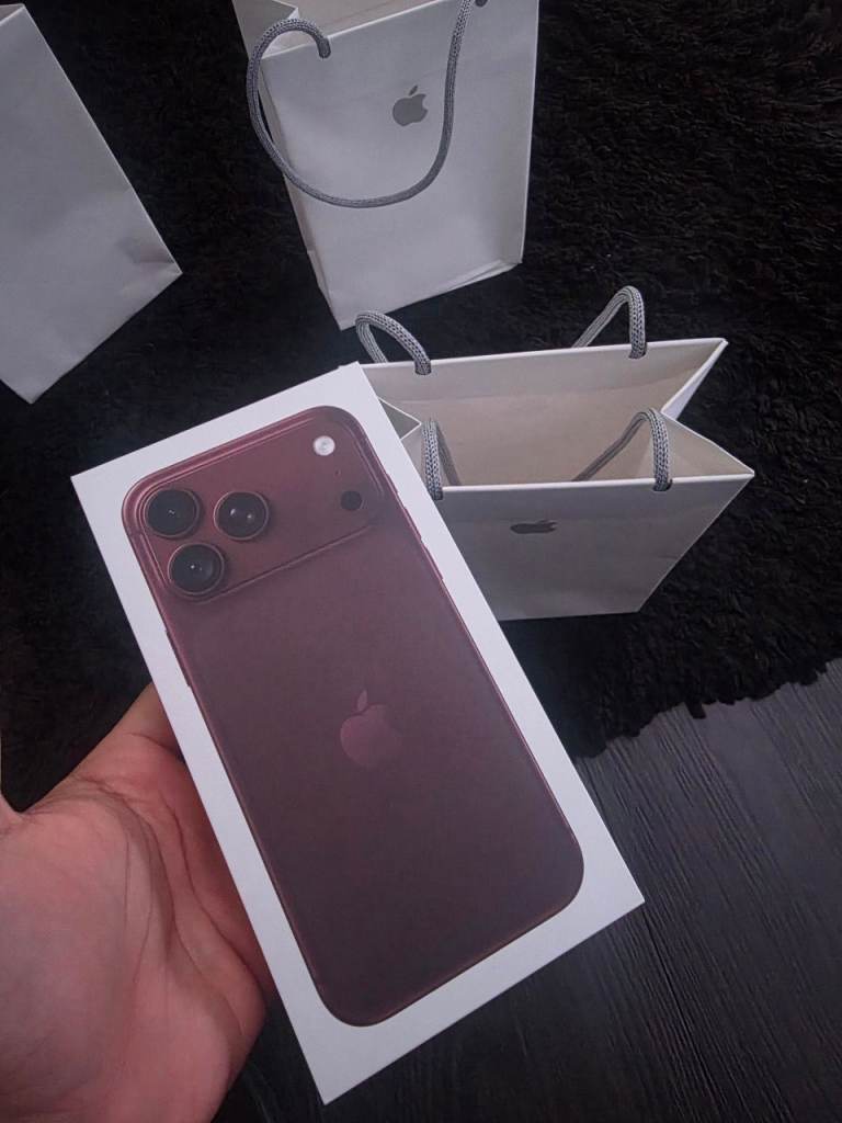 Apple iPhone 18 pro max burgundy 256gb from Apple 