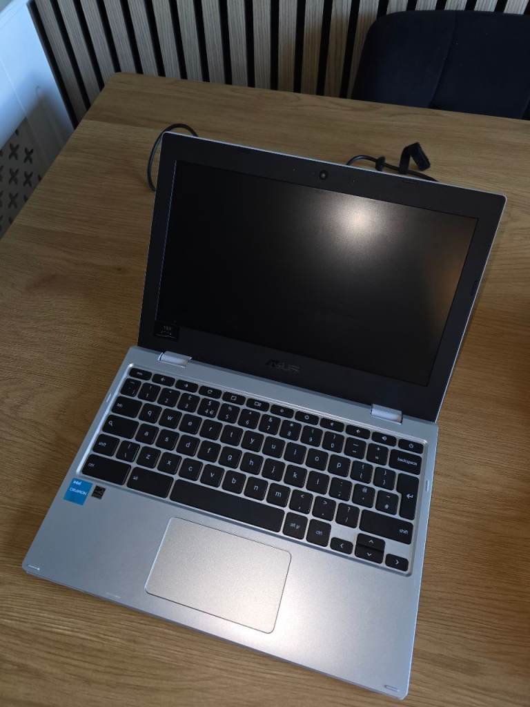 Asus chromebook laptop 