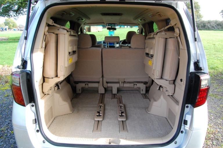 TOYOTA ALPHARD 240X Silver Auto Petrol 2009