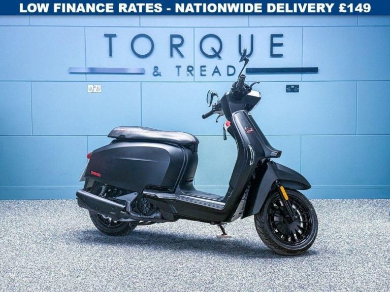 2025 25 LAMBRETTA V200 SPECIAL 200 SCOOTER PETROL CVT EURO 5 - ONLY 25 MILES