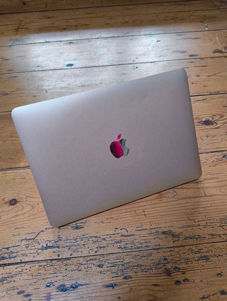 Gold Apple MacBook (12‑inch, 2017) – 8GB RAM