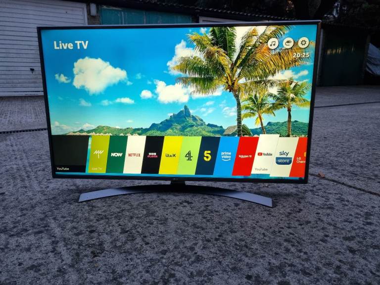 LG 50" 4K Ultra HD HDR Smart TV