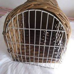 Vintage wicker cat basket in good useable condition