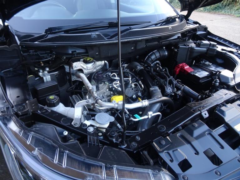 2019 Nissan Qashqai 1.3 DiG-T Tekna 5dr **LOW MILEAGE*ONLY 37000 MILES FROM NEW** HATCHBACK Petro...