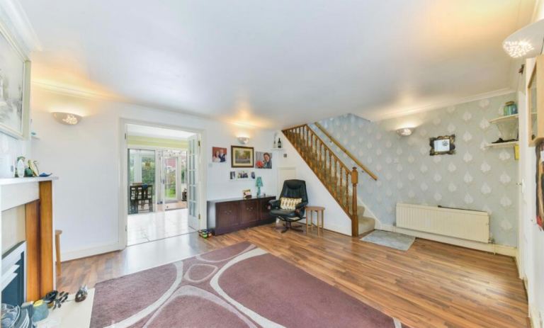 Sutton - Three bedroom house for rent in Royston Avenue SM13PX 