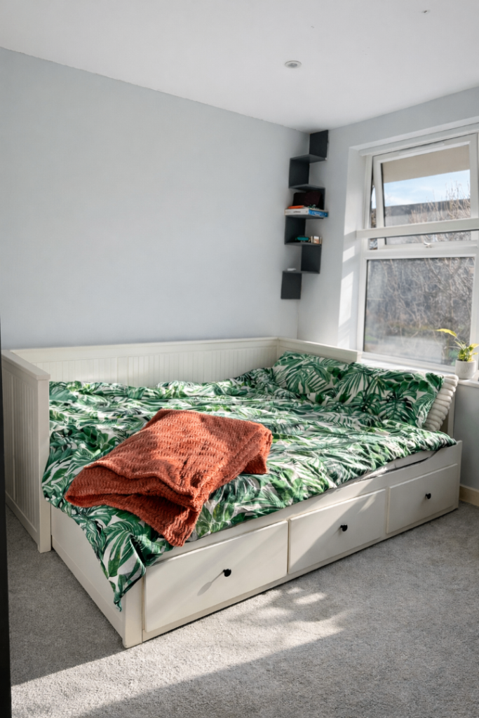 Double Room - Flat Share Prime KT16 Location