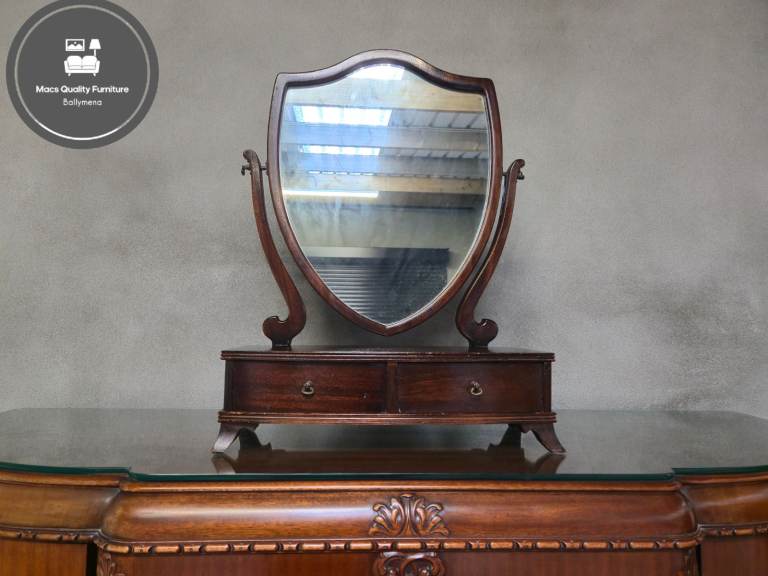 An early 20th century mahogany dressing table or toilet mirror