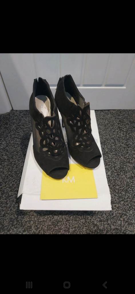 Karen Millen Shoes size 3/4