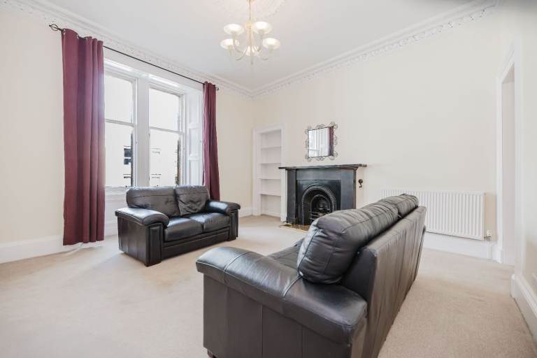 Attractive and very spacious, 2 bedroom, 1st floor flat with optional private parking, in Abbeyhill