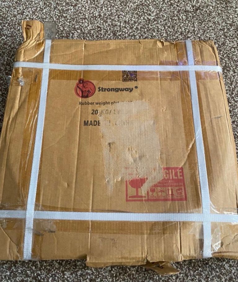 2 BRAND NEW 20KG TRI GRIP WEIGHT PLATES FOR SALE!
