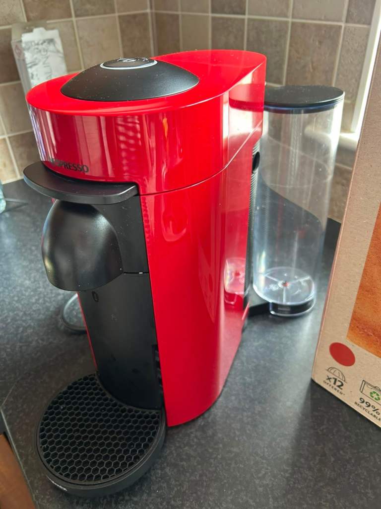 Nespresso Vertuo Plus - Coffee Machine