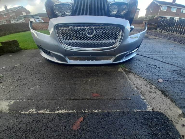 Jaguar XJL Front Bumper Liquid Silver