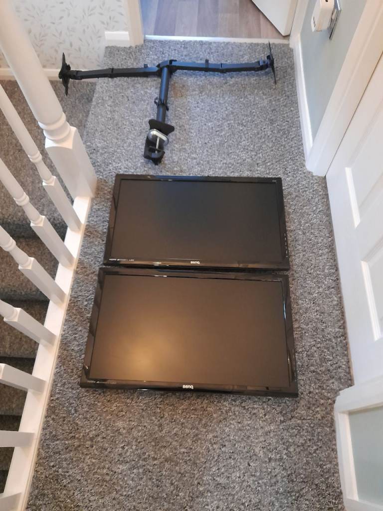 Free 2x computer monitors and desk double mount