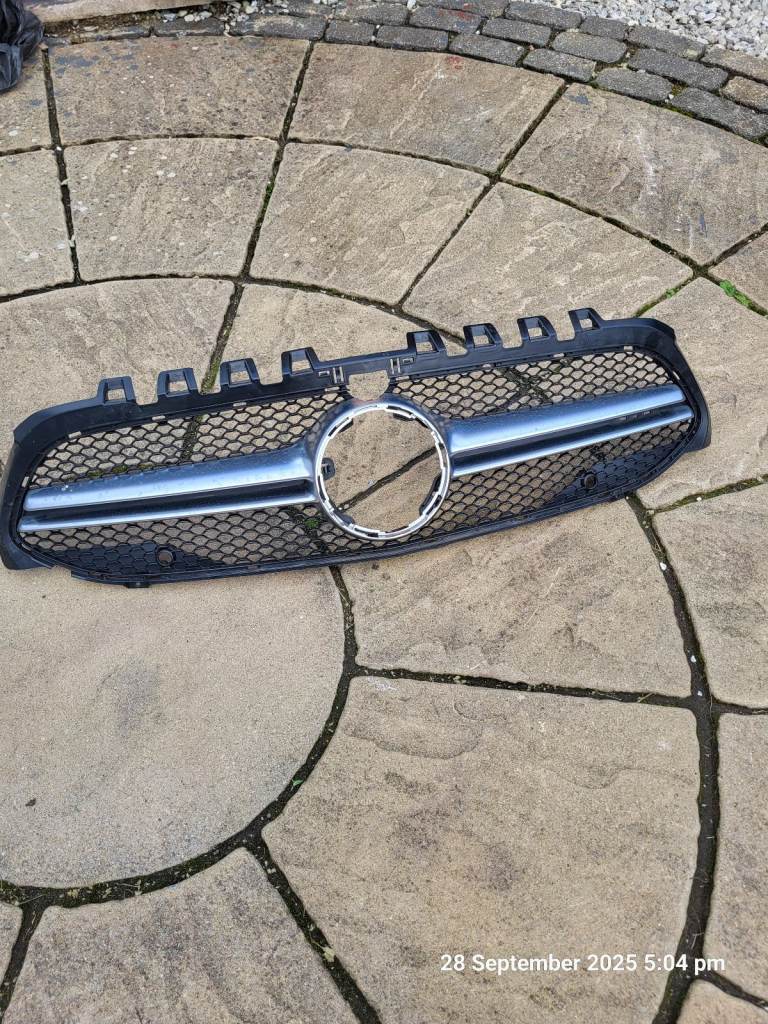 Mercedes A35 grill genuine original 2022