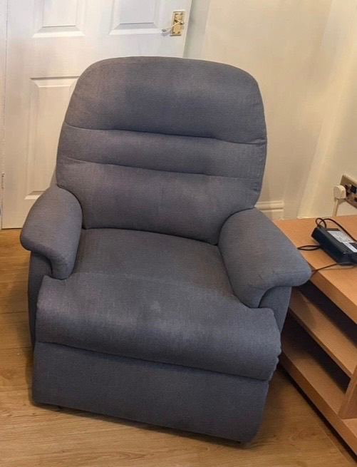 Reclining sofa and electric reclining chair