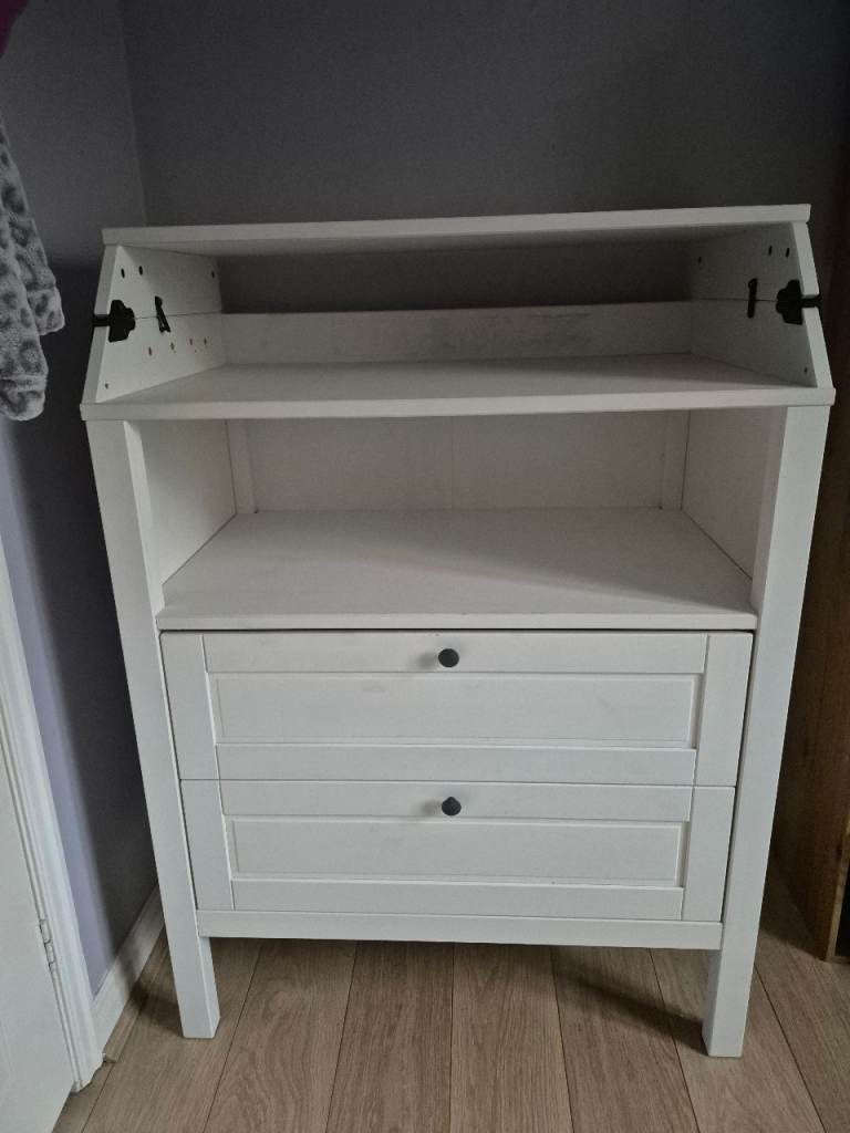 Baby changing table