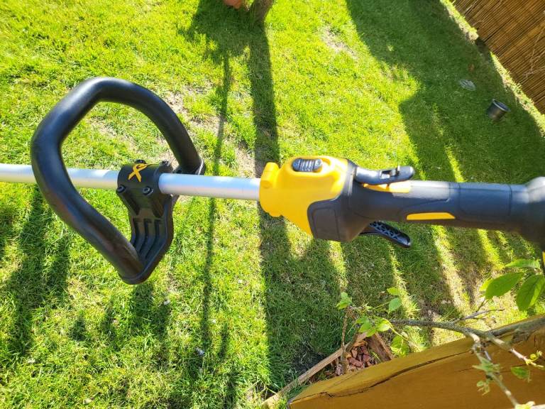 DeWalt Cordless Strimmer 18 Volts