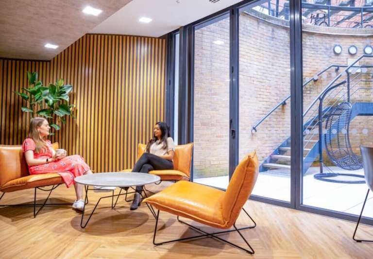 Furnished offices to rent in *Farringdon*. Office Spaces for 4 to 375 desks EC1