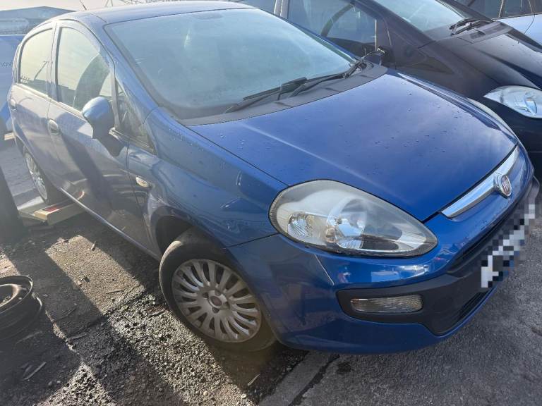 Breaking spare parts fiat punto evo