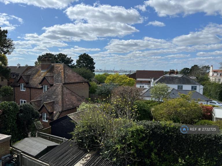 2 bedroom flat in Havelock Court, Warsash, Southampton, SO31 (2 bed) (#2732725)