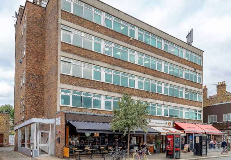 Furnished offices to rent in *Chiswick*. Office Spaces for 5 to 50 desks W4