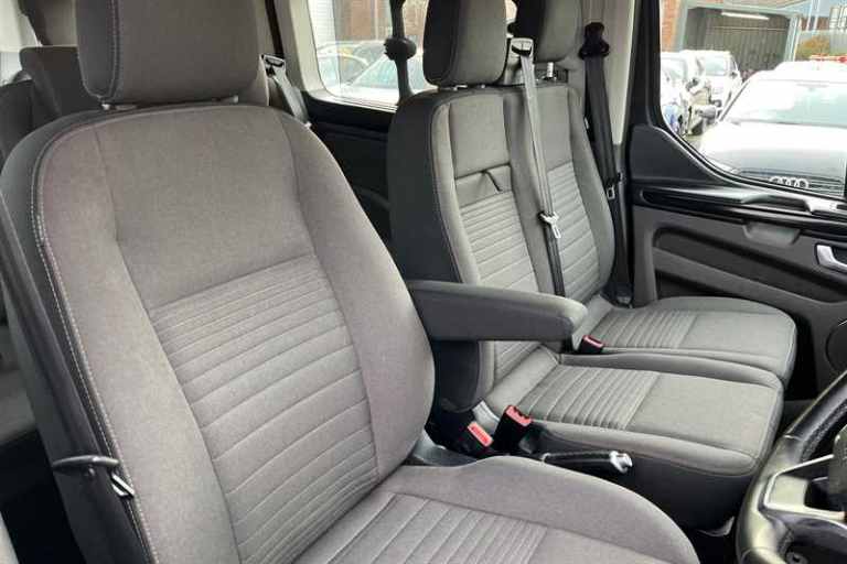 2022 Ford Tourneo Custom L2 320 Titanium 2.0 Diesel Automatic Start/Stop (130ps) Minibus Diesel A...