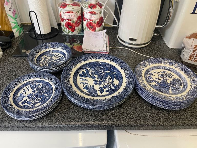 Churchill Willow Pattern Dinner Set – Plates & Bowls, Good Condition