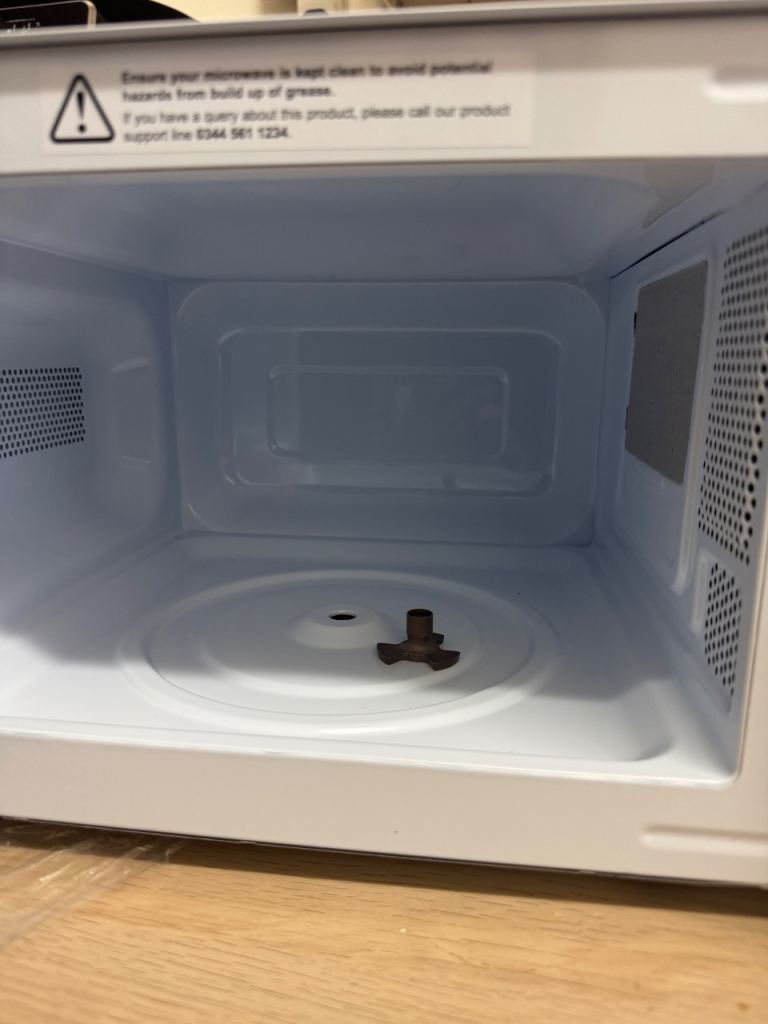 LOGIK LMW24 Compact Solo Microwave - White