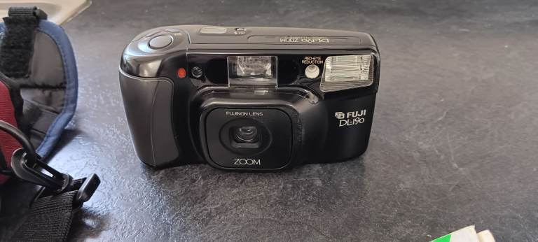 Fuji Dl-190 Zoom 35mm Film Camera with case and Instructions. 