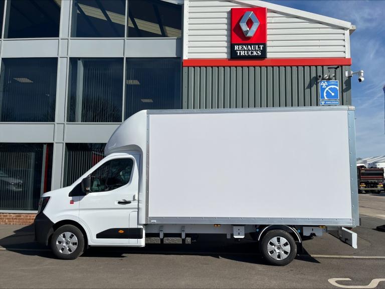 RENAULT TRUCKS MASTER LWB LUTON BODY VAN CHASSIS CAB £37,950+VAT