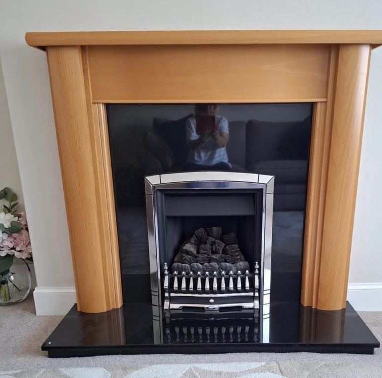 Living Flame gas Fire & Fireplace 