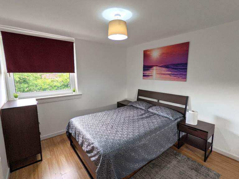Double Room in 2 Bed Flat Share in EH17 Balcony Private Parking