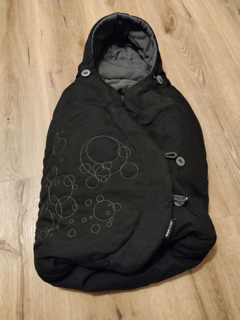 Baby car seat blanket / wrap