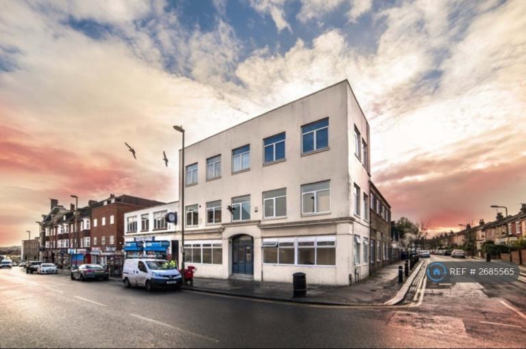 Studio flat in Church Road, London, NW4 (#2685565)