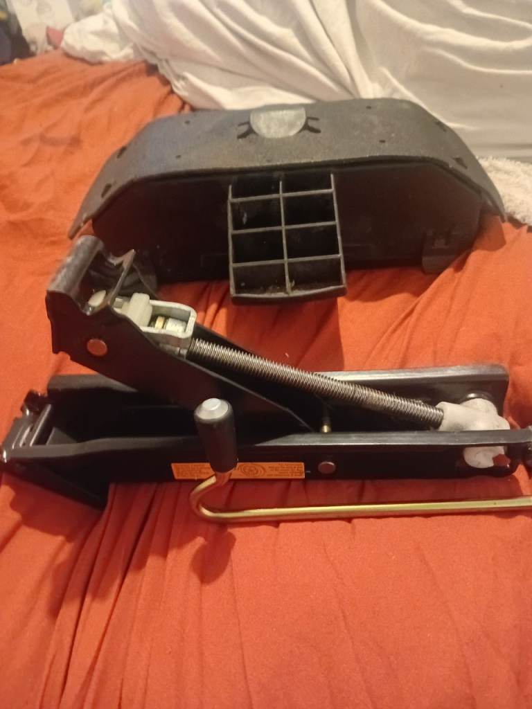 Car jack lift in box